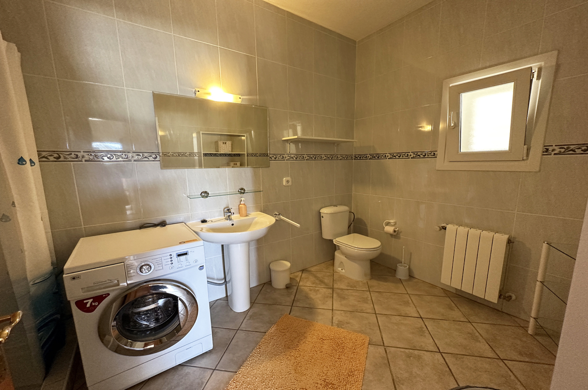 Resa estates Ibiza villa for sale renovation pool san jose badkamer 2.jpg